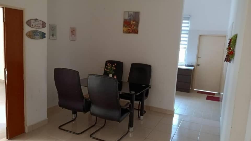 Apartment 2br Ground-floor Private At Sri Bayu Hotel, Bagan Lalang Sungai Pelek