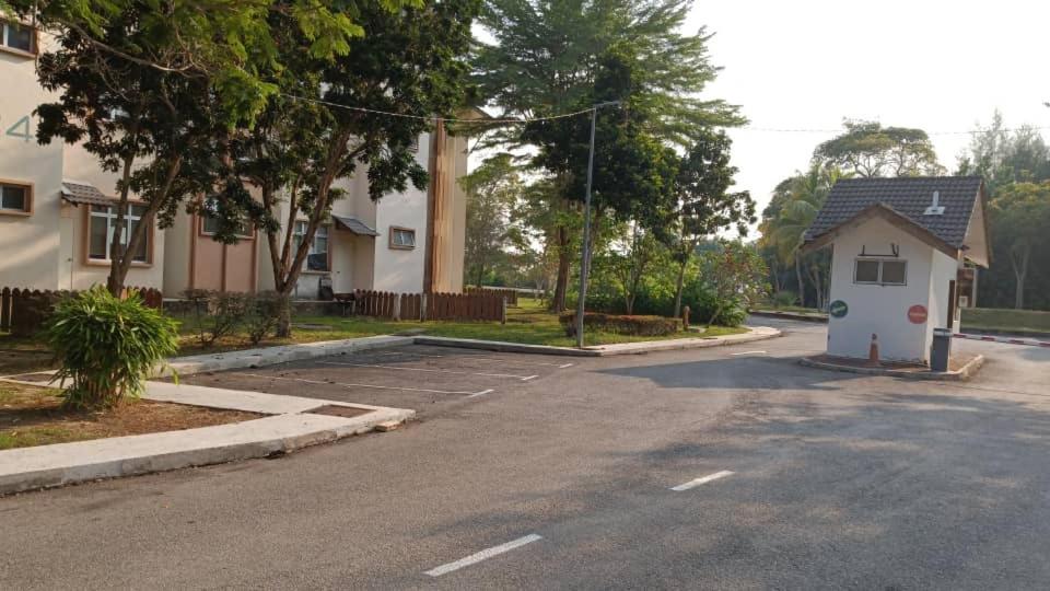 Apartment 2br Ground-floor Private At Sri Bayu Hotel, Bagan Lalang