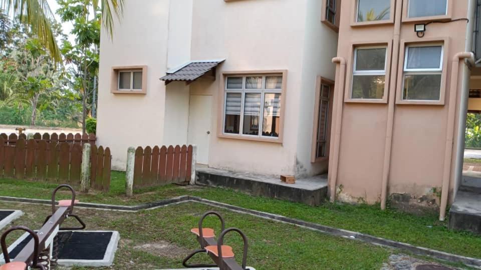 2br Ground-floor Private At Sri Bayu Hotel, Bagan Lalang Apartment *