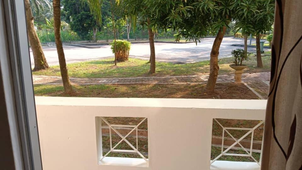 2br Ground-floor Private At Sri Bayu Hotel, Bagan Lalang * Sungai Pelek